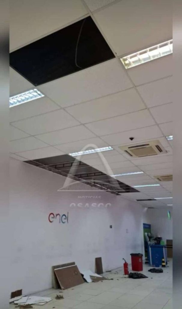 Enel Osasco: forte chuva derruba teto e atendimento muda de local