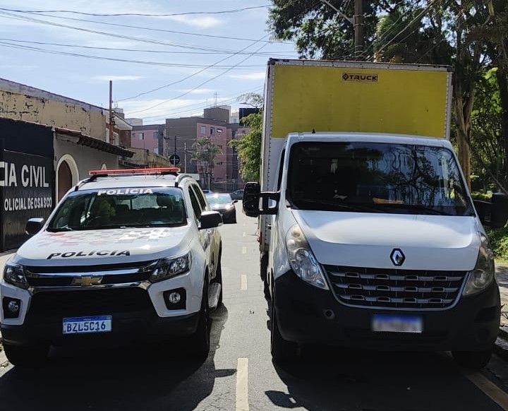 Polícia Militar prende homem por roubo de caminhão em Osasco