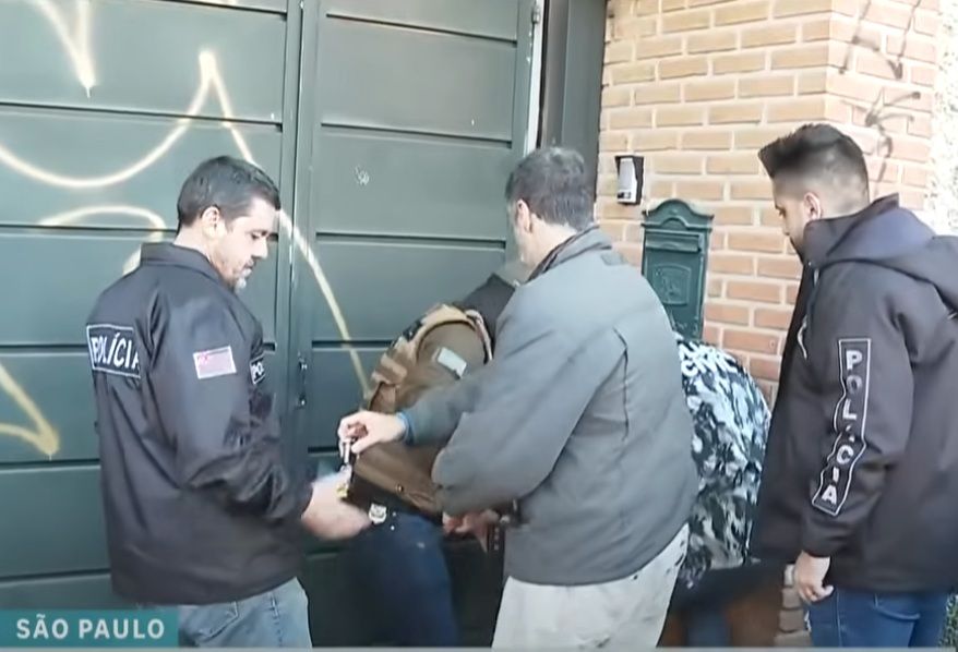 Polícia desmantela canil clandestino em Carapicuíba e resgata 58 cães 