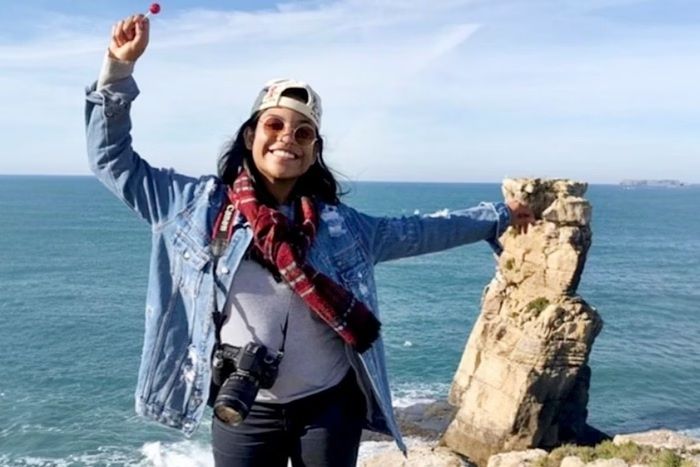 Brasileira que caiu em trilha na Indonésia morre após quatro dias à espera de resgate