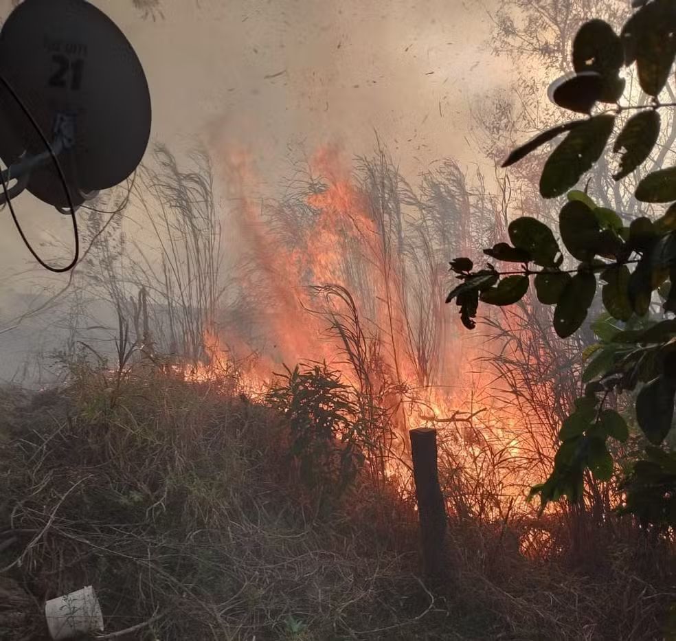 Incêndio em Mairinque mobiliza 10 viaturas de São Roque e outras cidades