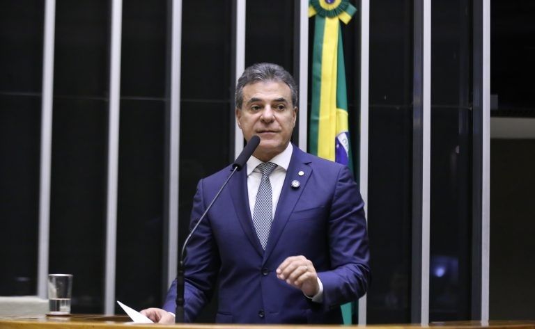Câmara aprova mudança que amplia teto anual para MEI