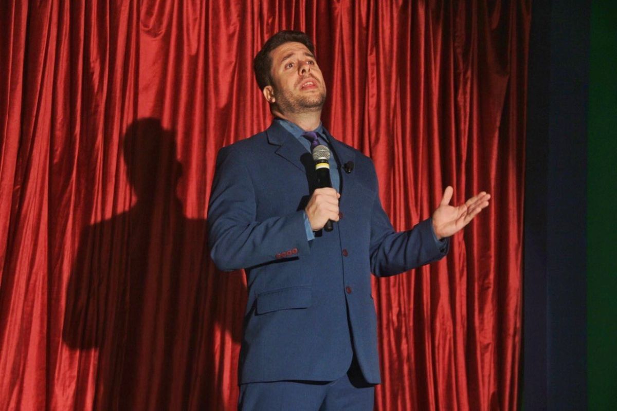 Outubro: Maurício Meirelles apresenta show de stand-up em Barueri