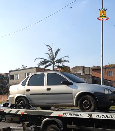 Carapicuíba: ferro-velho irregular é lacrado na Marginal do Cadaval