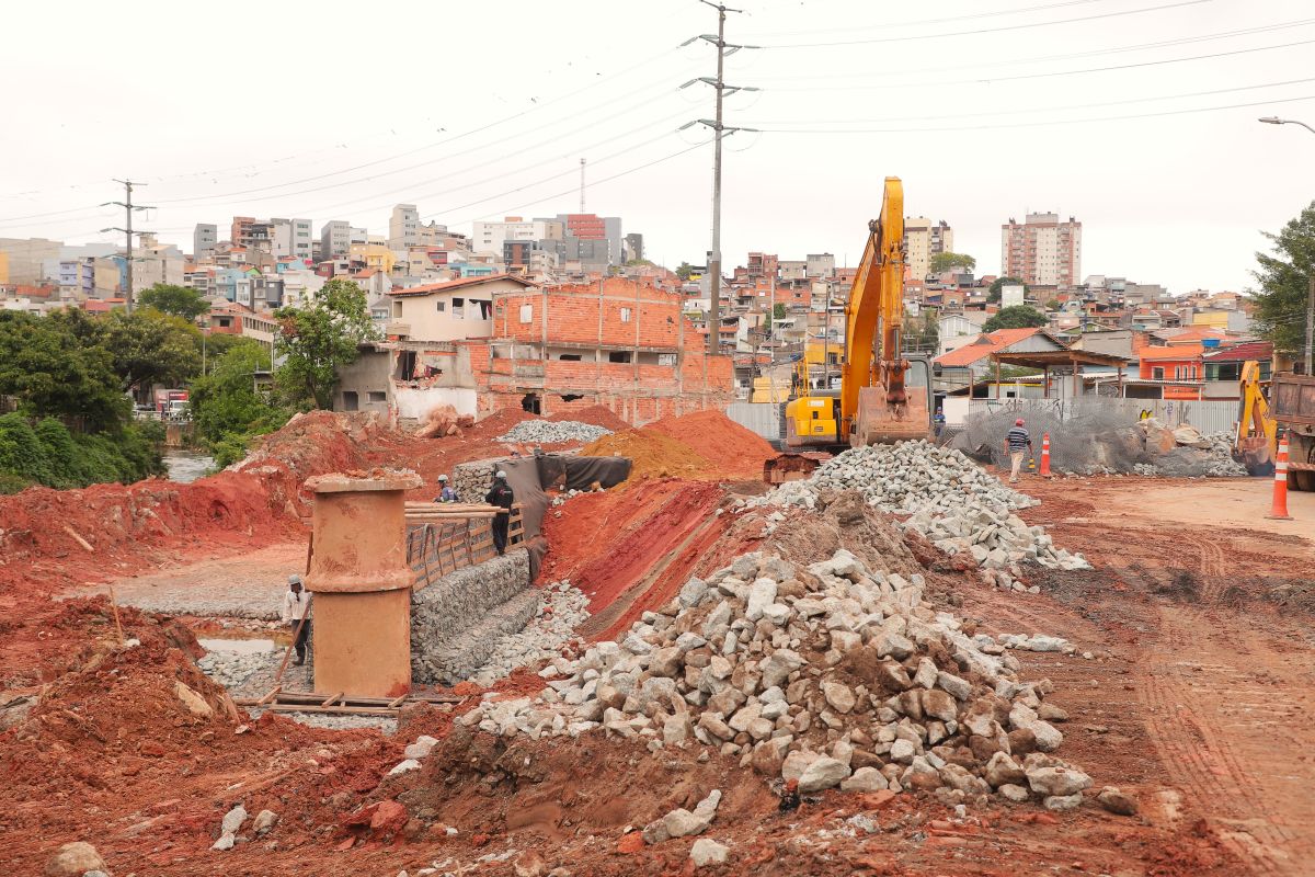 Barueri: demolição de ponte sobre o Rio Cotia começa dia 20/11