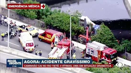 Marginal Tietê: caminhão capota e deixa 4 vítimas em São Paulo