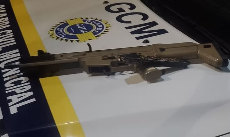 Cotia: dupla é presa por roubar mais de R$ 1400 em posto de combustível