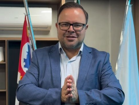 Cotia: homem armado com faca é preso ao tentar invadir a Prefeitura