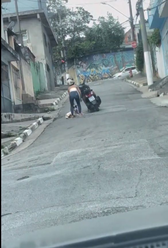 Osasco: mulher é indiciada após ser flagrada arrastando cão com moto