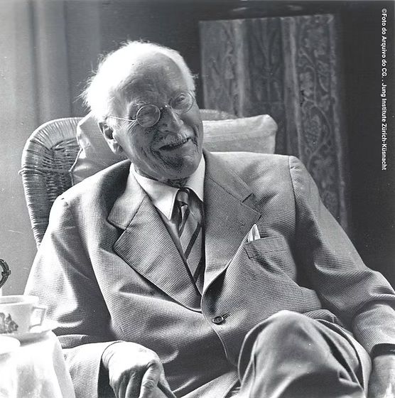 MIS: Mostra sobre Carl Jung fica em cartaz até 01º de março