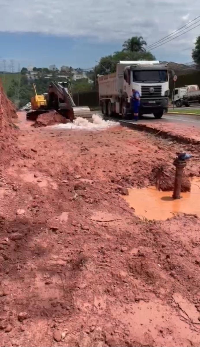 Alphaville: adutora de água volta a romper nesta terça (17); saiba mais