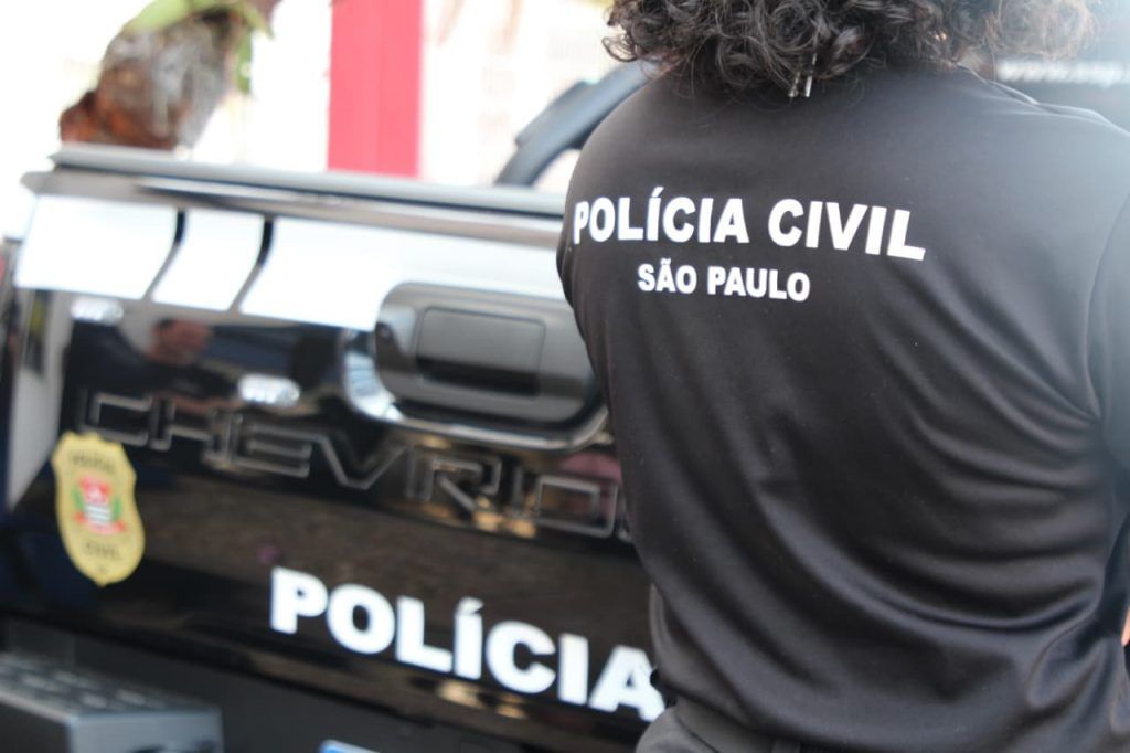 Polícia
