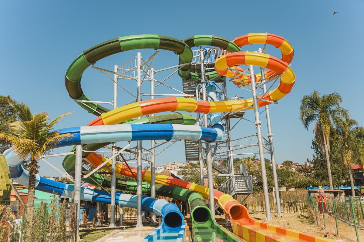 Verão na Região Oeste: Parques aquáticos e esportes radicais para escapar do calor