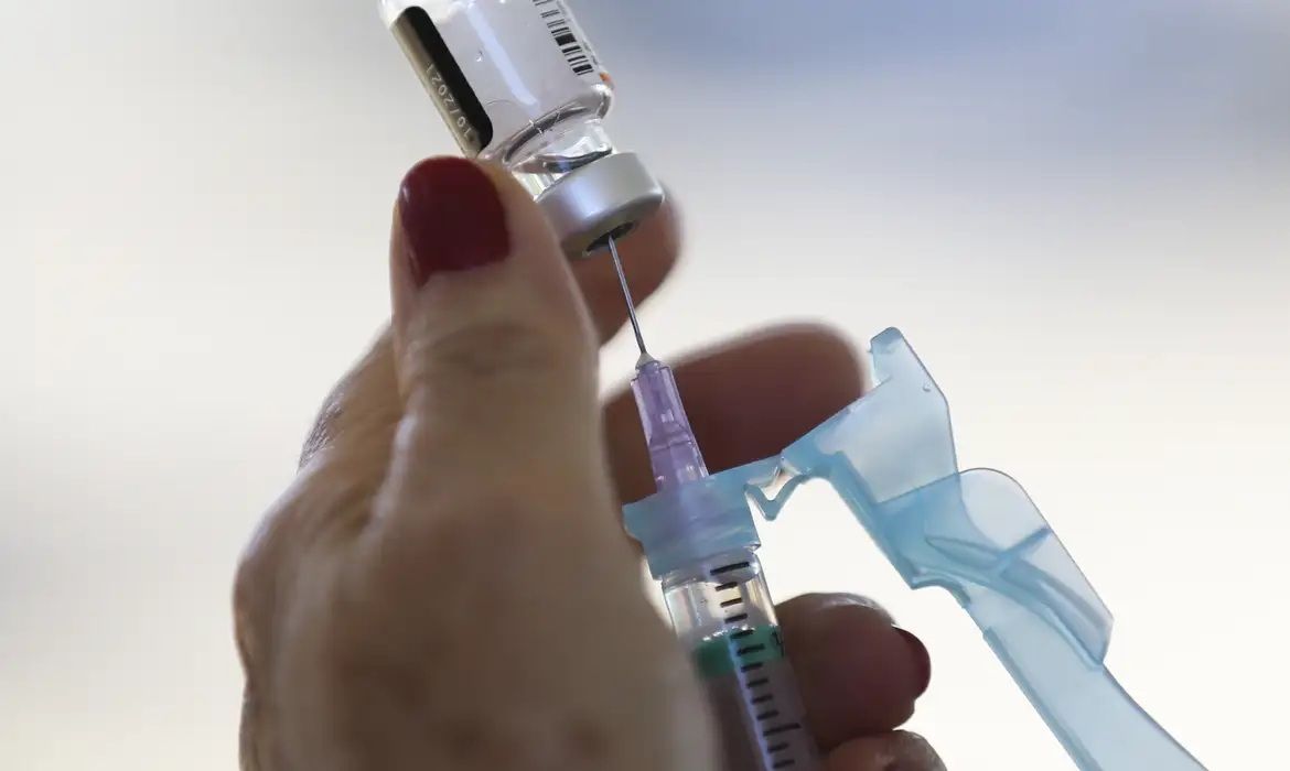 Anvisa indica vacina contra HPV para prevenir mais tipos de câncer