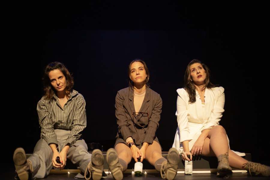 Teatro: Mulheres em Chamas desembarca em Osasco no sábado (6)