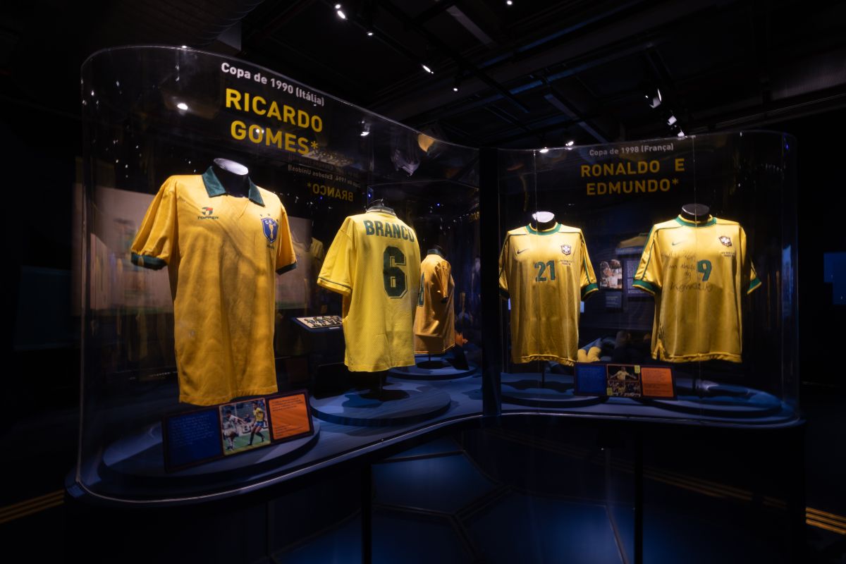 Museu do Futebol dá entrada grátis para quem doar chuteiras