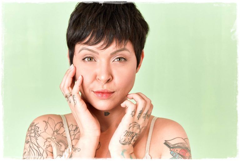 Kell Smith faz show gratuito no Dia dos Namorados em Barueri