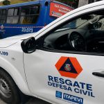 ônibus desgovernado invadiu casa ao fazer manobra em rua de Itapevi