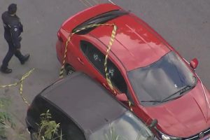 Carro foi alvejado por 14 tiros em atentado em Cotia