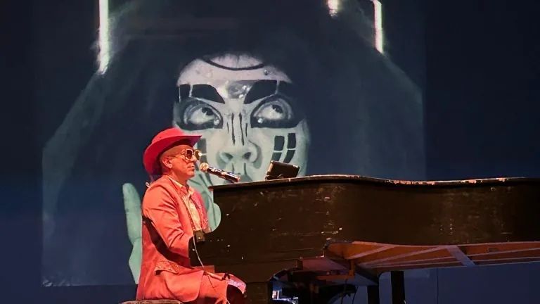 elton john diamonds cotia