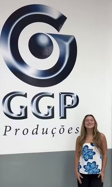 filha do gugu mostra estúdios em alphaville 