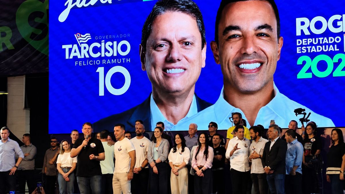 Tarcísio de Freitas durante campanha em Osasco