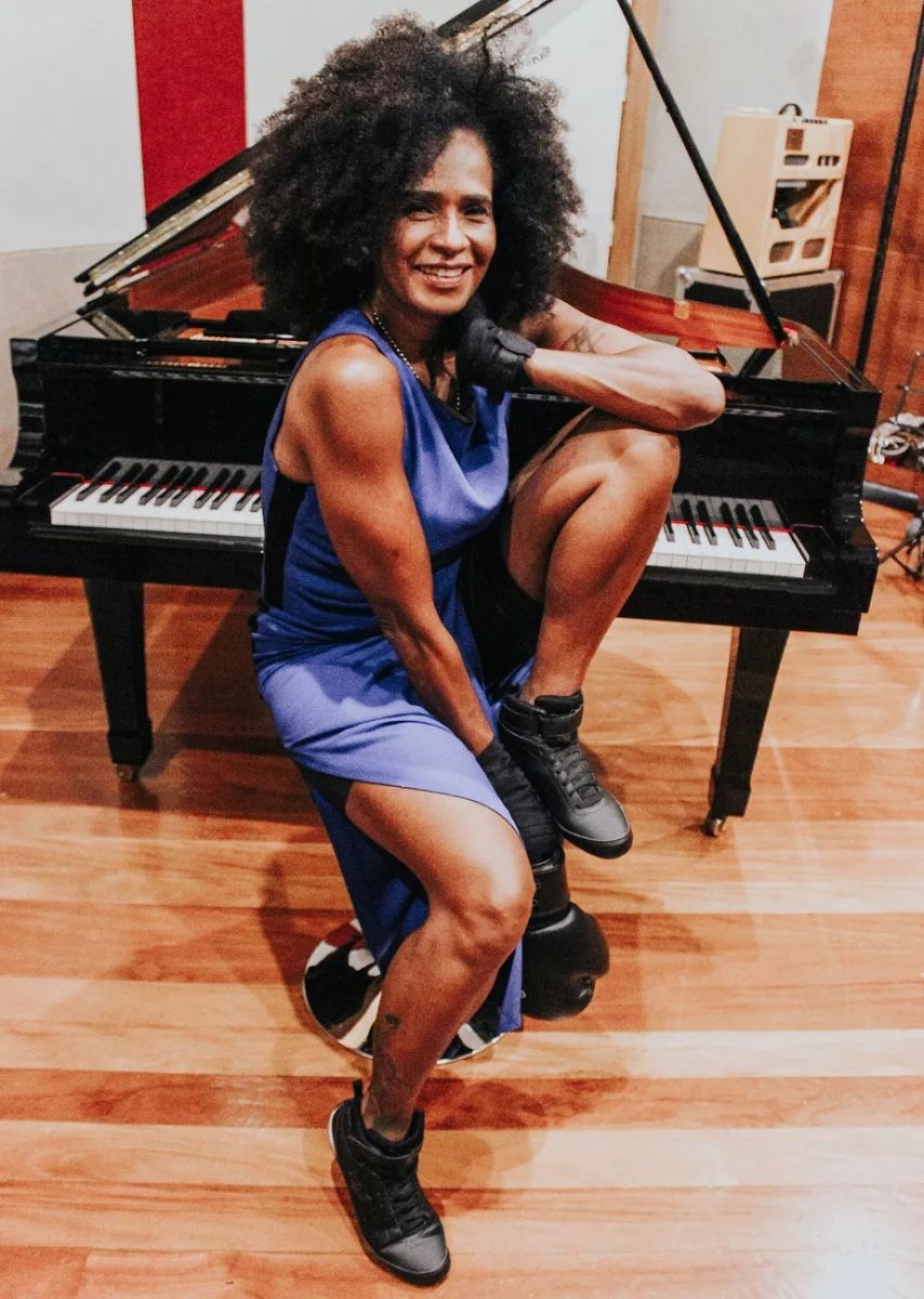 izzy gordon em cotia