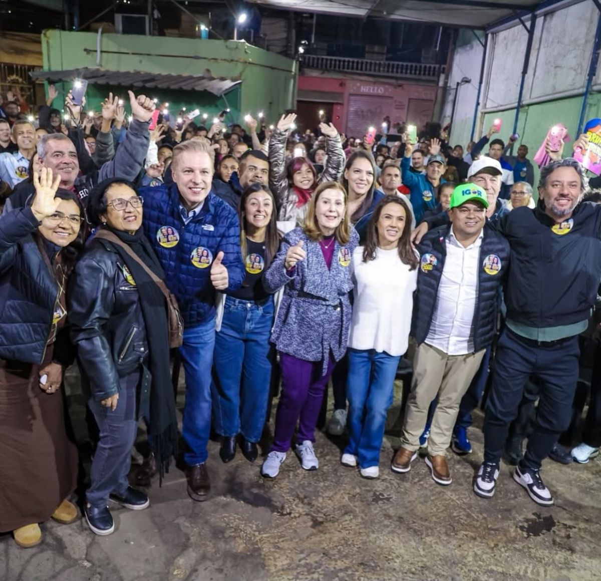 Igor Soares e Bruna Furlan em reunião de campanha