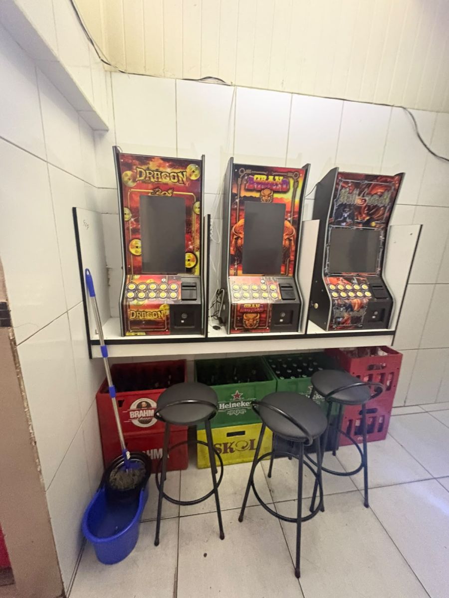 Denúncia anônima leva PM até banca jogo do bicho e caça-níqueis em Itapevi