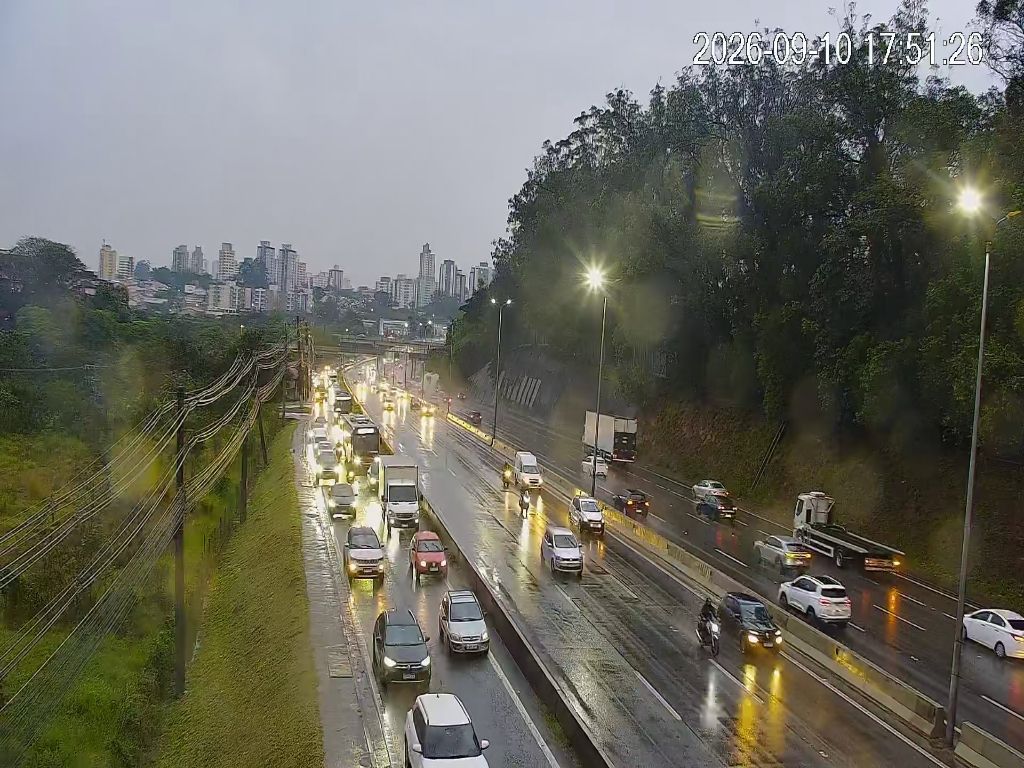 Barueri: cidade registra mais de 20 pontos de lentidão nesta quinta (10)