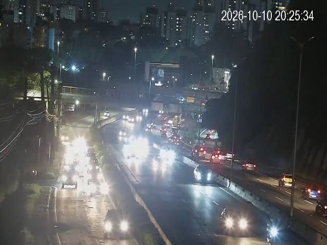Barueri: cidade registra mais de 15 pontos de lentidão nesta quinta (15)