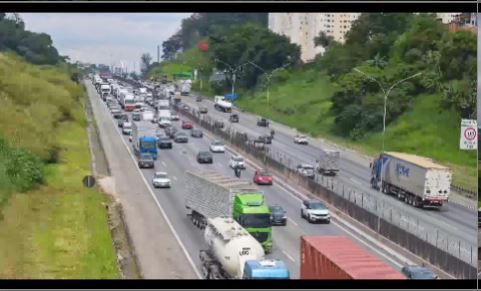 Feriado: Castello Branco registra 22 km de lentidão nesta sexta (30)