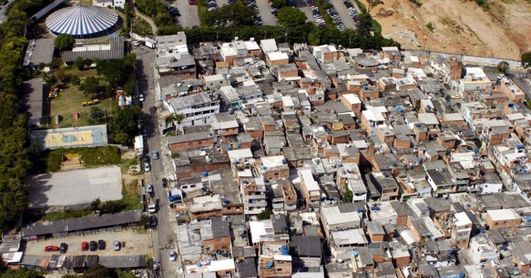 Moradores em favelas: Pirapora e Carapicuíba têm índices que passam de 15%